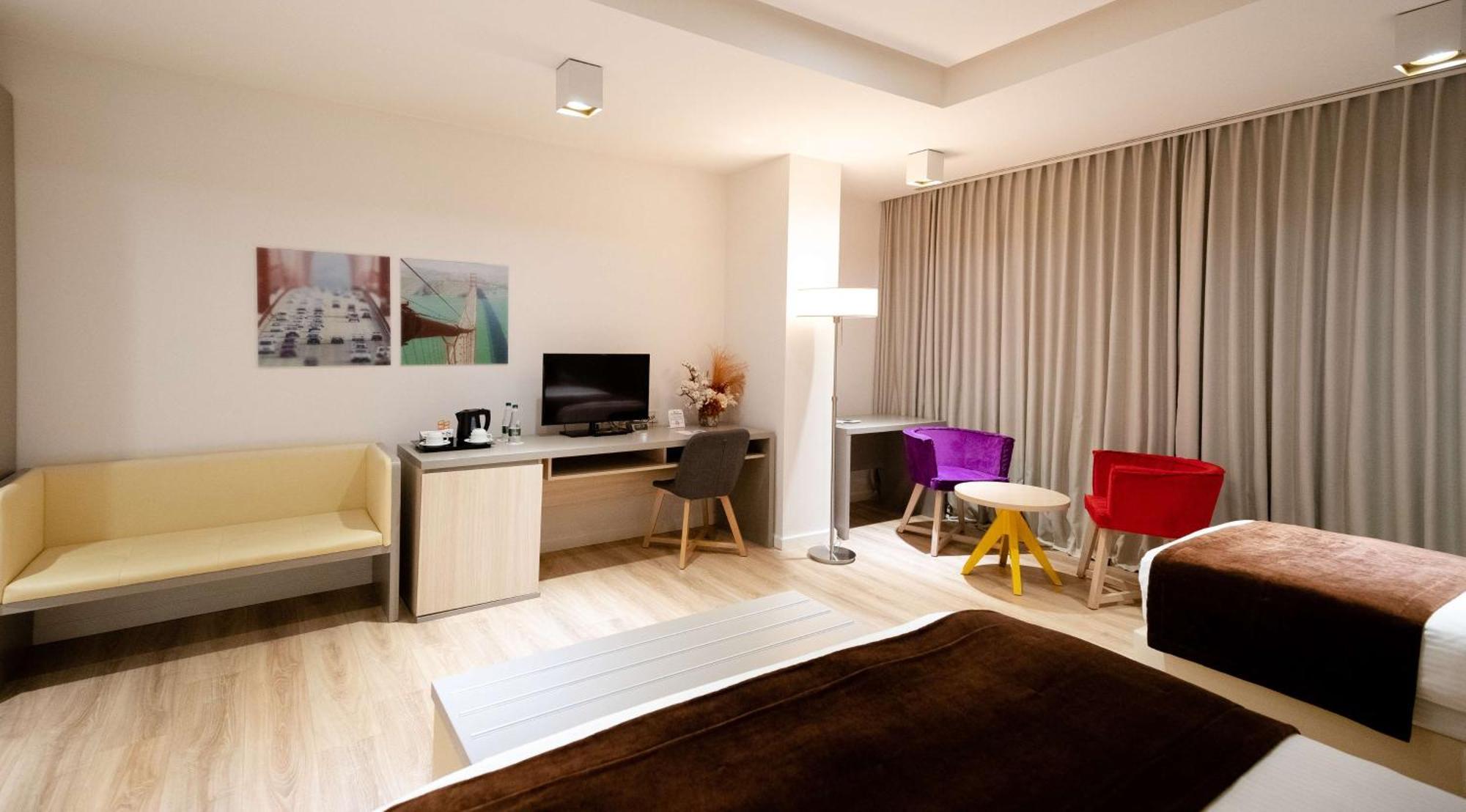 Western Premier Ark Hotel 4*