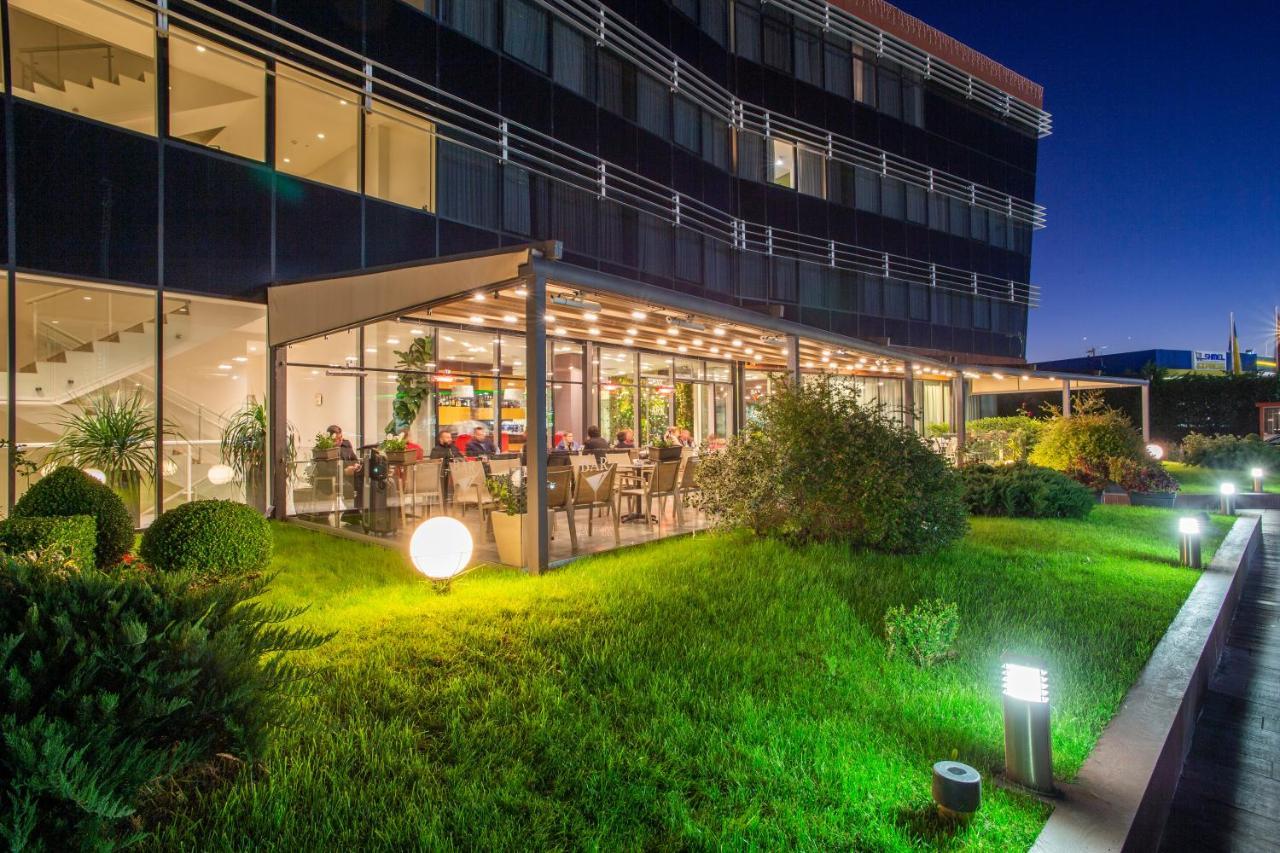 Western Premier Ark Hotel