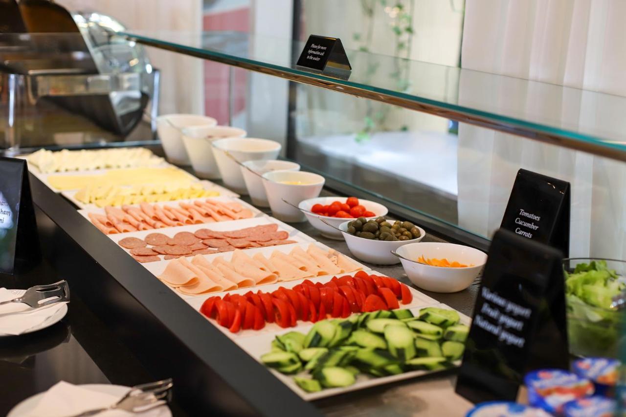 Western Premier Ark Hotel 4*