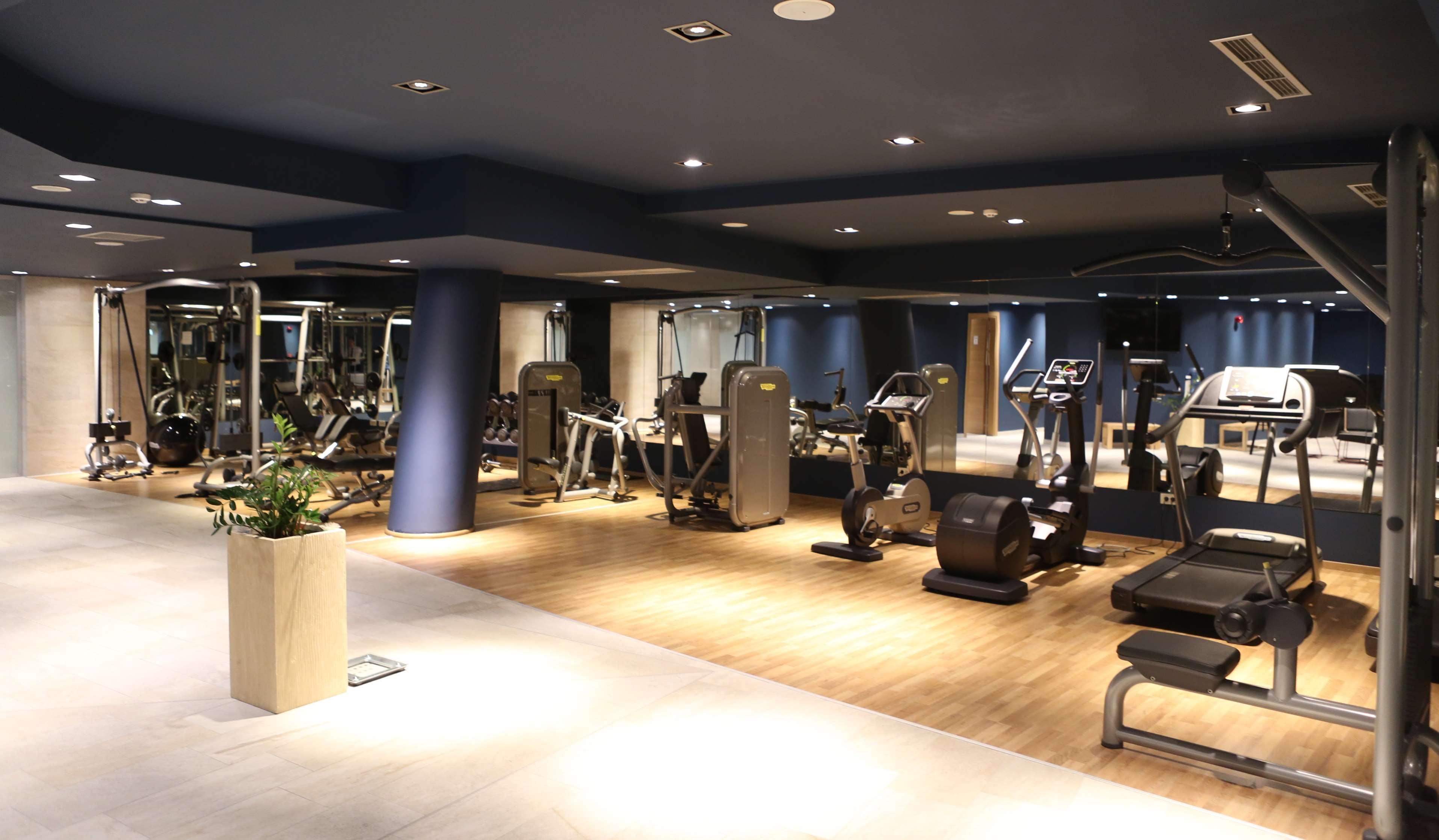 Western Premier Ark Hotel 4*