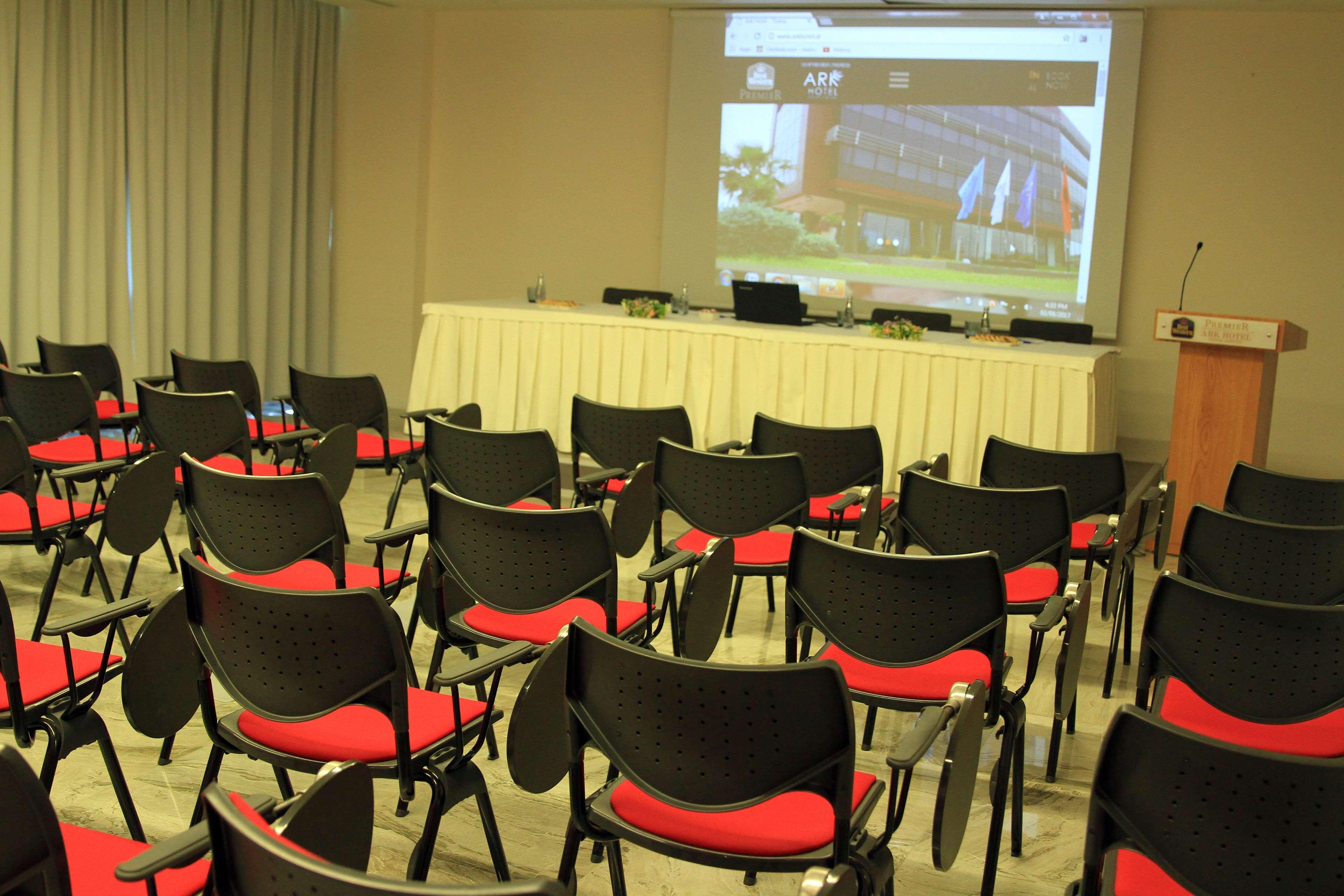 Western Premier Ark Hotel 4*